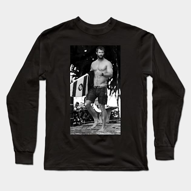 Chris Hemsworth Long Sleeve T-Shirt by sukaarta